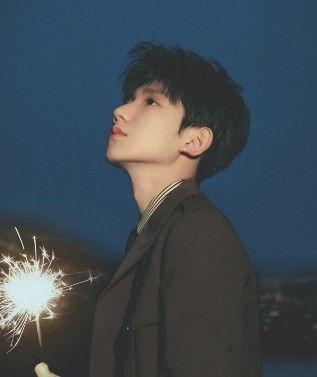 明星吃瓜王源视频